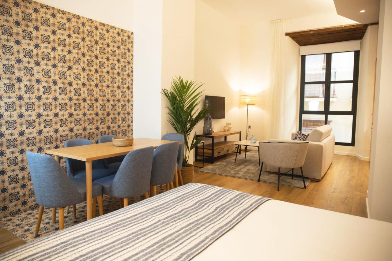 Nqn Aparts & Suites Sevilla Sevilha Exterior foto