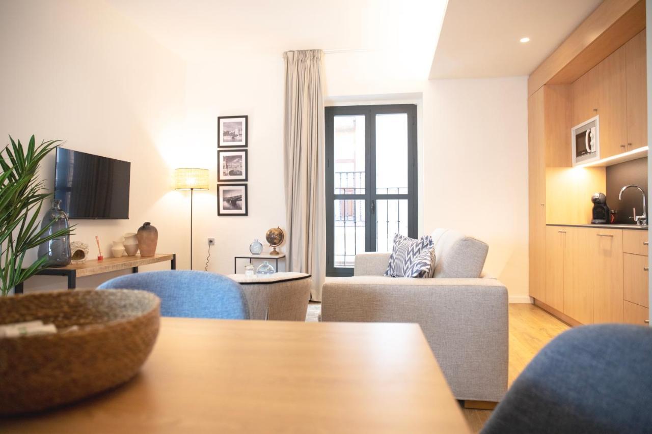 Nqn Aparts & Suites Sevilla Sevilha Exterior foto
