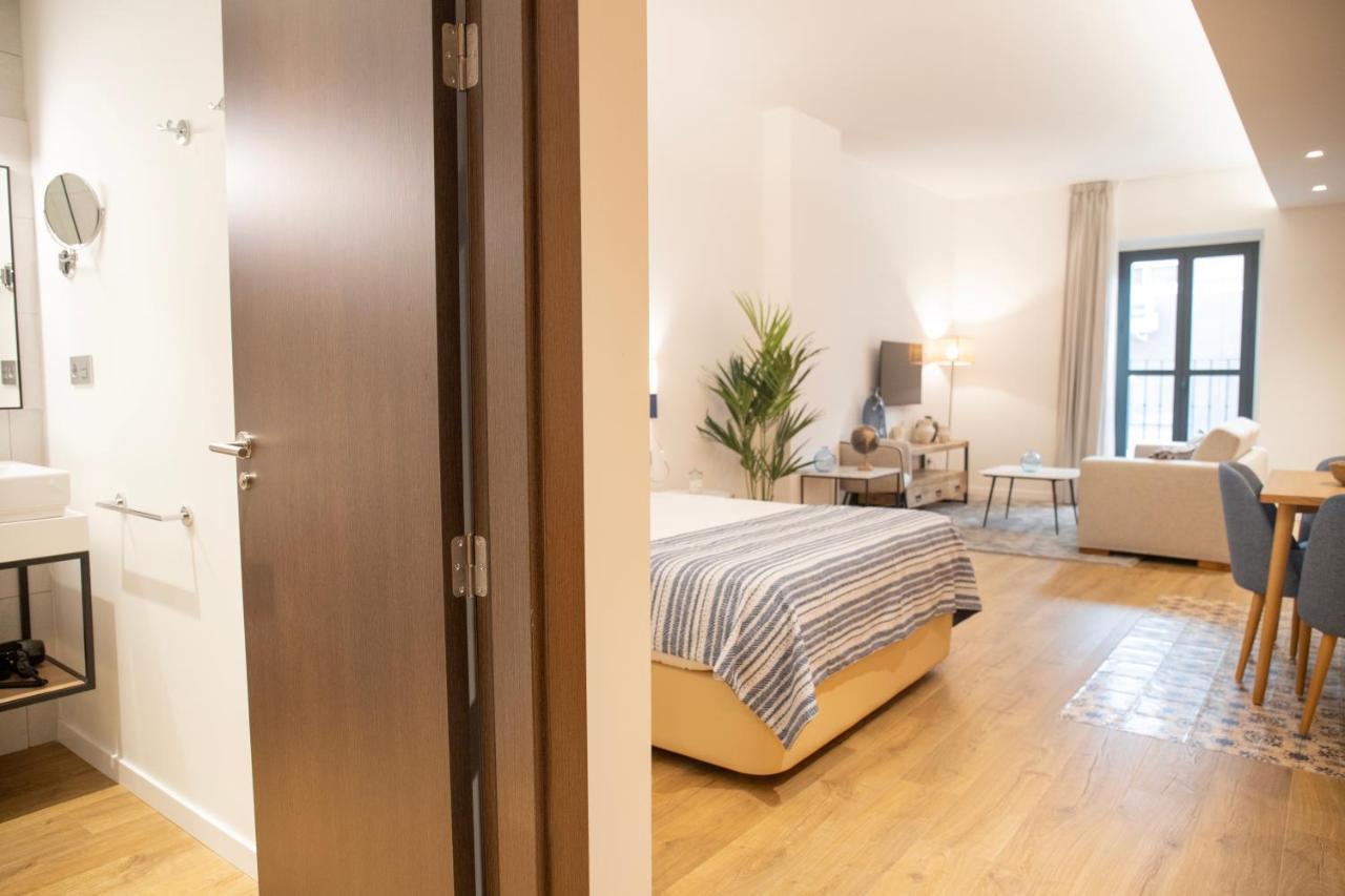 Nqn Aparts & Suites Sevilla Sevilha Exterior foto