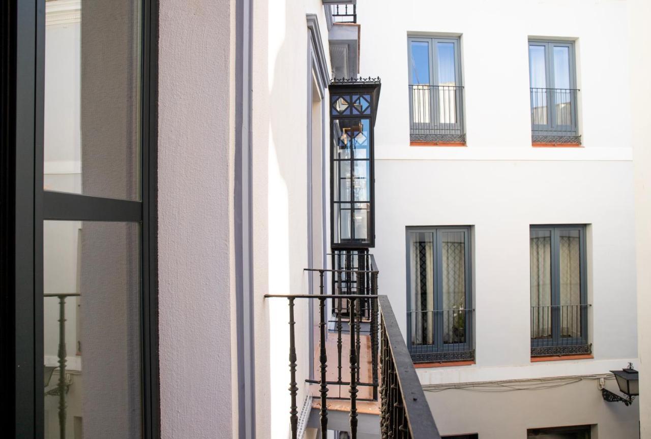 Nqn Aparts & Suites Sevilla Sevilha Exterior foto
